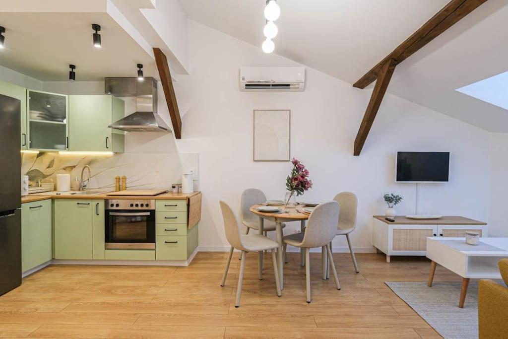 Ferienwohnung Cozy Loft Under The Wawel Sky Krakau Exterior foto